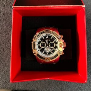 Invicta Pro Diver SCUBAw/AbaloneDial Men’s Watch-51mm MOD-49852 Silver&Gold(NWT)